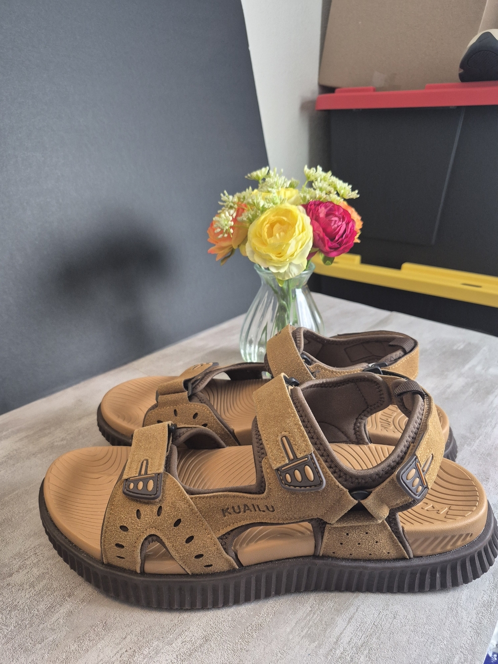 Kualiu Mens Brown Adjustable Outdoor Sandals. New! Size 14